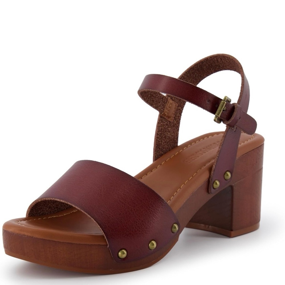Women’s Buckled Ankle Strap Wedge Sandals in Chestnut Brown